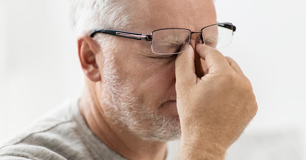 Quais as possíveis complicações da cirurgia de catarata?